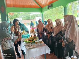 Lomba Tumpeng PKK Kalurahan  Pengkol Meriahkan Peringatan Hari Ibu